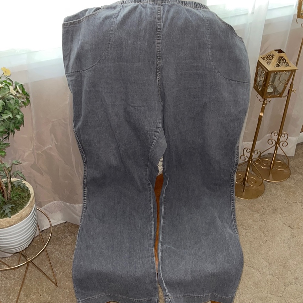 Gray pull on boot cut jeans